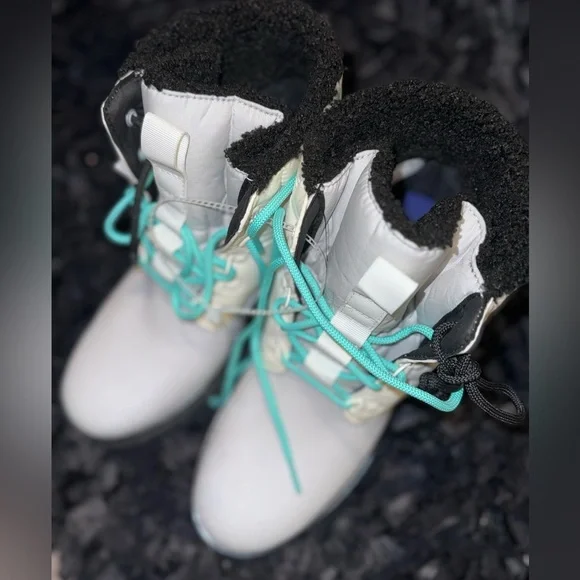 Timberland 6 inch puffer boots in light grey nubuck leather NWT - Picture 6 of 13